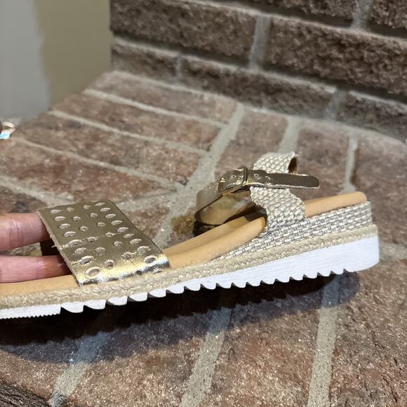 Sesto Meucci Zammy Perforated Wedge Sandal Platino Size 8 - Picture 13 of 16